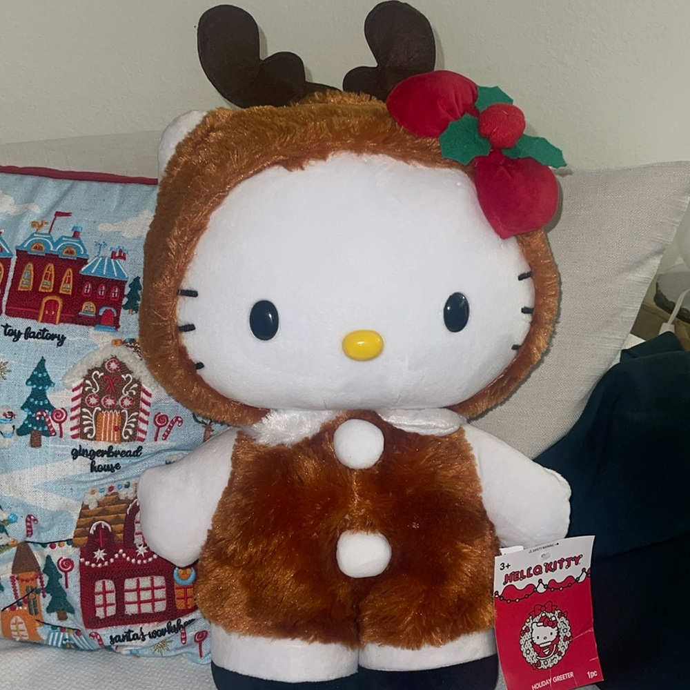 Hello Kitty Christmas Greeter